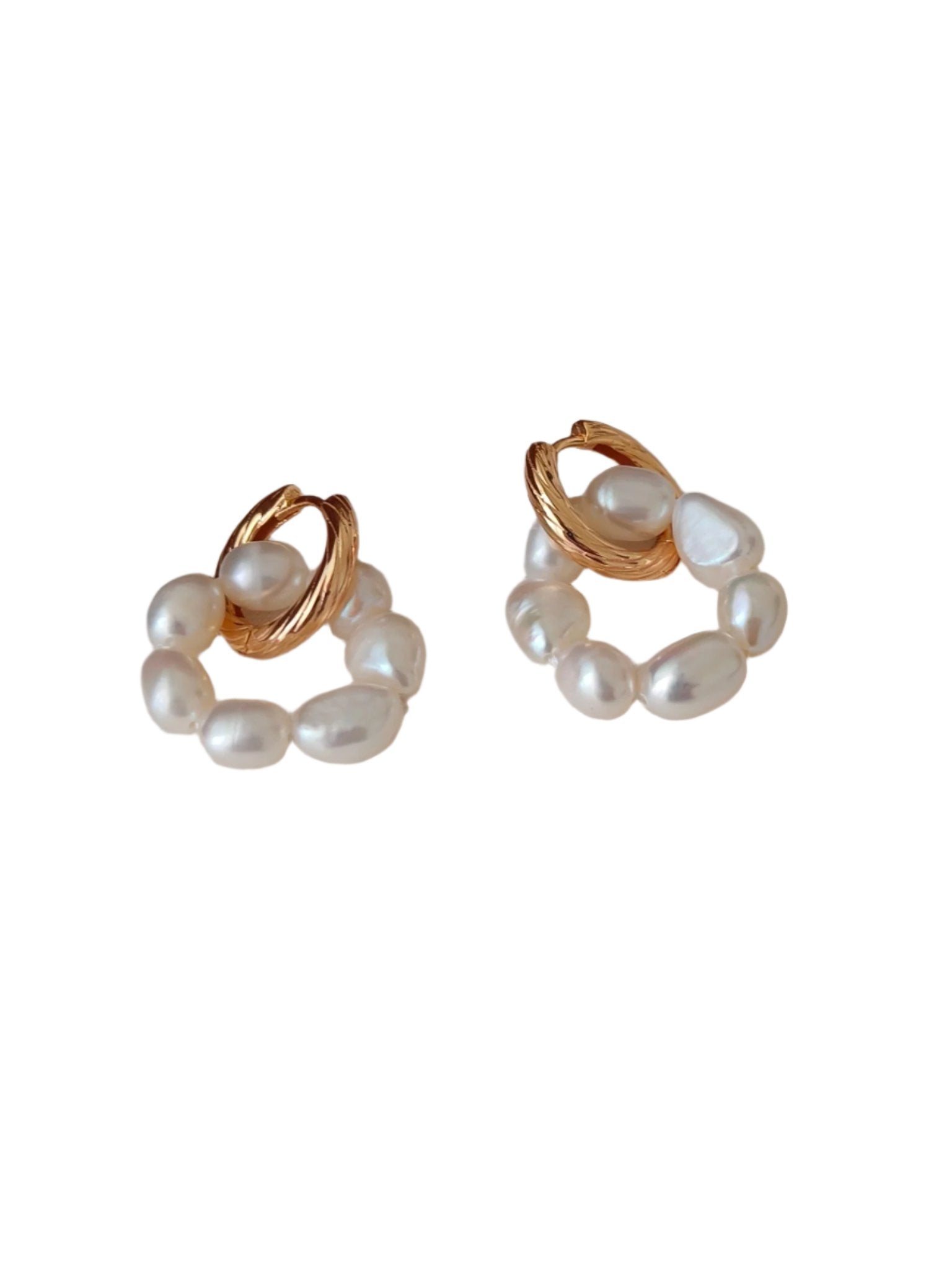 GOLD PEARL BLOSSOM HOOP EARRING