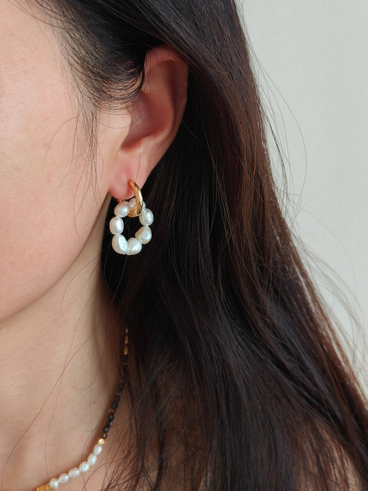 GOLD PEARL BLOSSOM HOOP EARRING