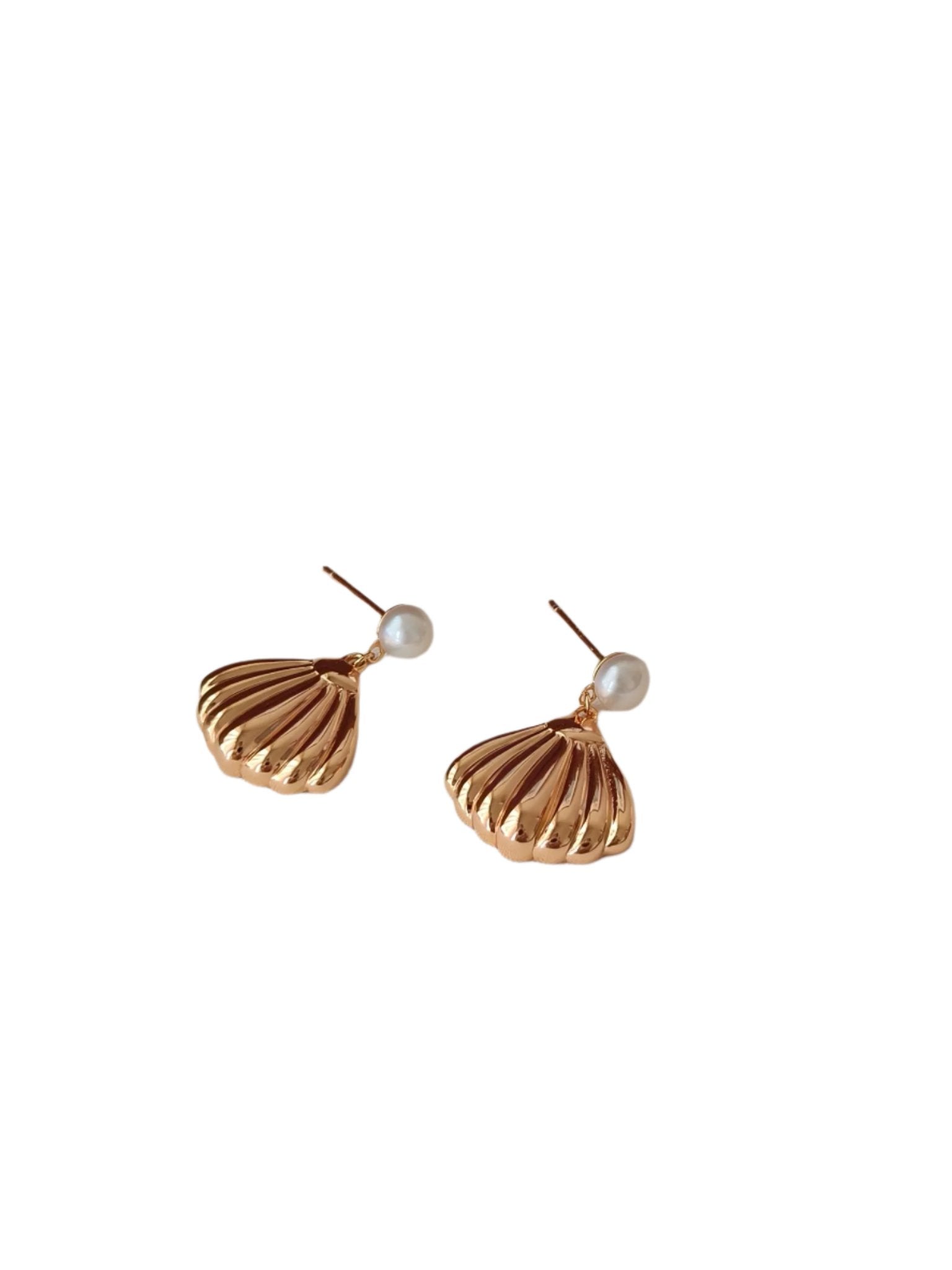 GOLD SUMMER SHELL EARRING